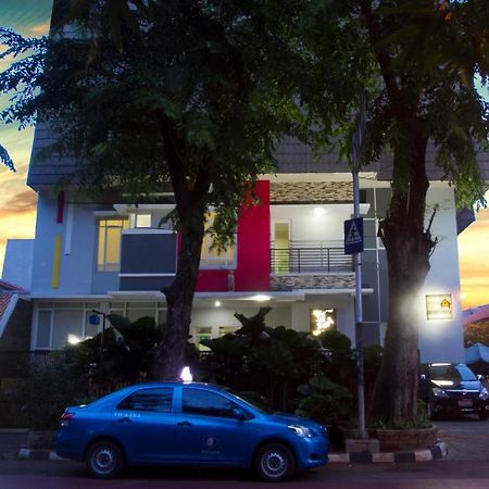 Hotel House Of Arsonia Tulip Giacarta Esterno foto